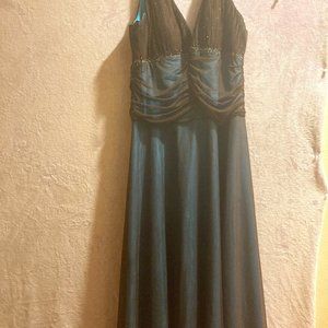 Sleeve less dress with blue undertone